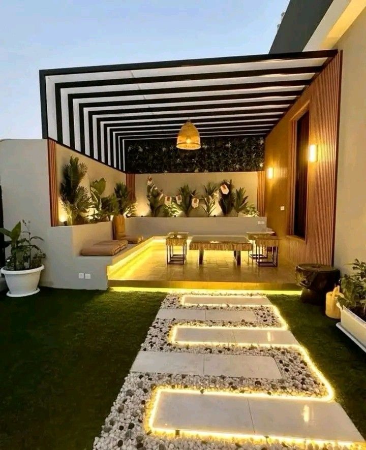 مقایسه چراغ‌ های LED در نورپردازی روف گاردن